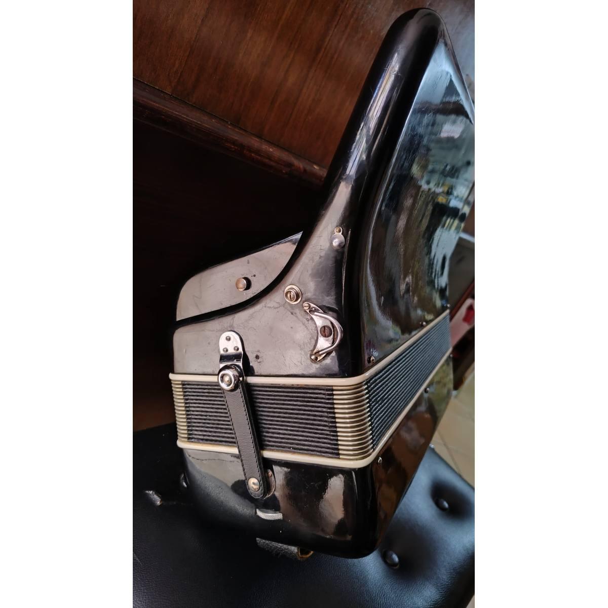 Ariston Castelfidardo Fisarmonica 80 bassi 37 tasti Nera, usata