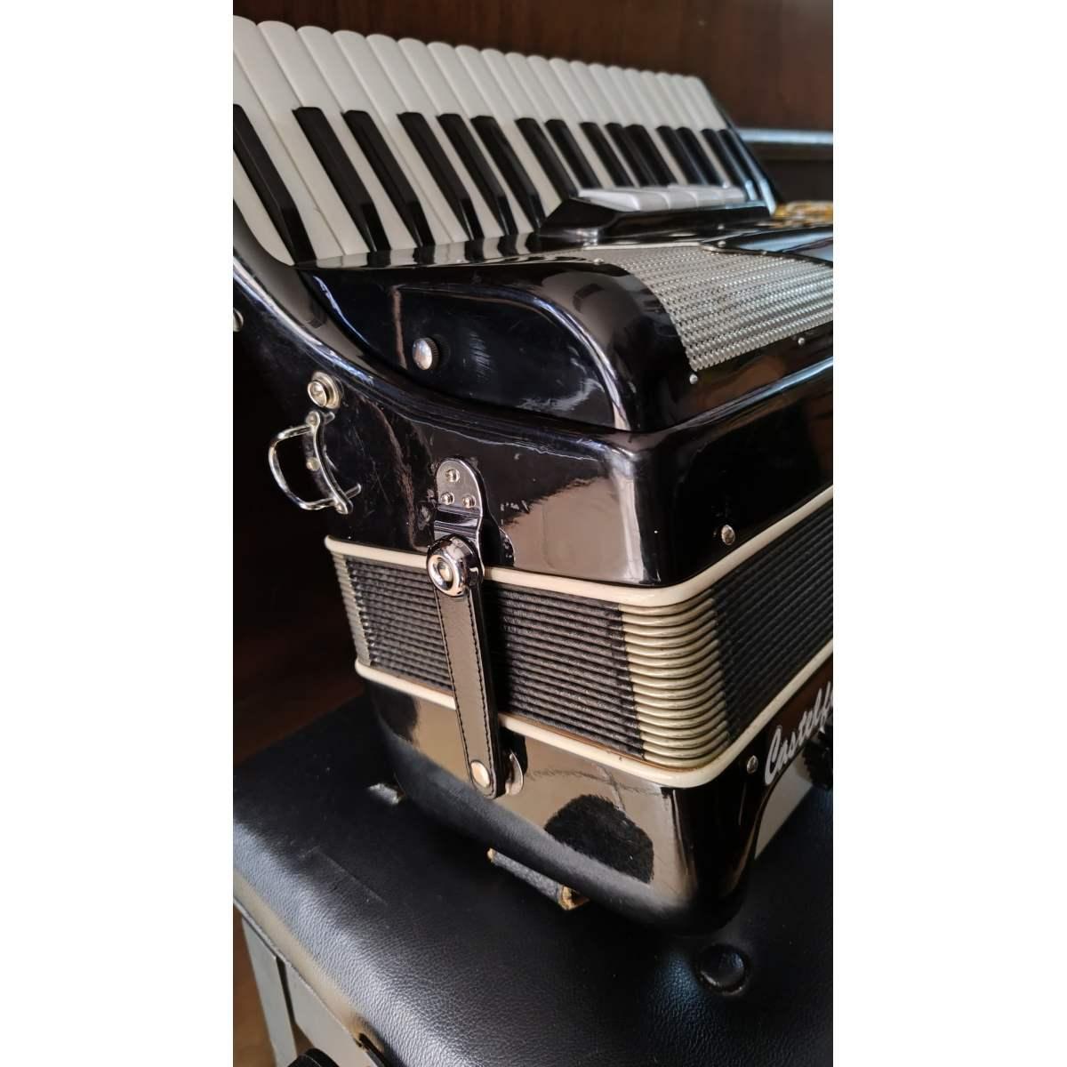 Ariston Castelfidardo Fisarmonica 80 bassi 37 tasti Nera, usata