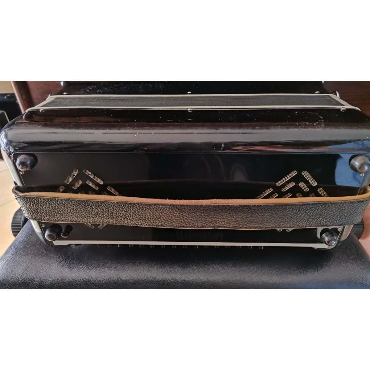 Ariston Castelfidardo Fisarmonica 80 bassi 37 tasti Nera, usata