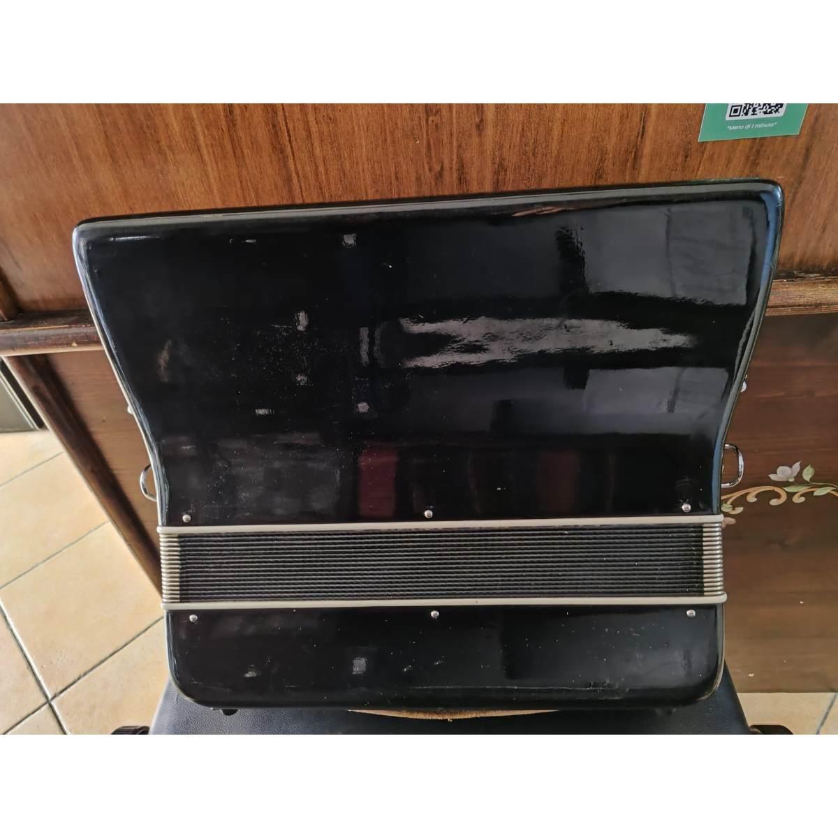 Ariston Castelfidardo Fisarmonica 80 bassi 37 tasti Nera, usata