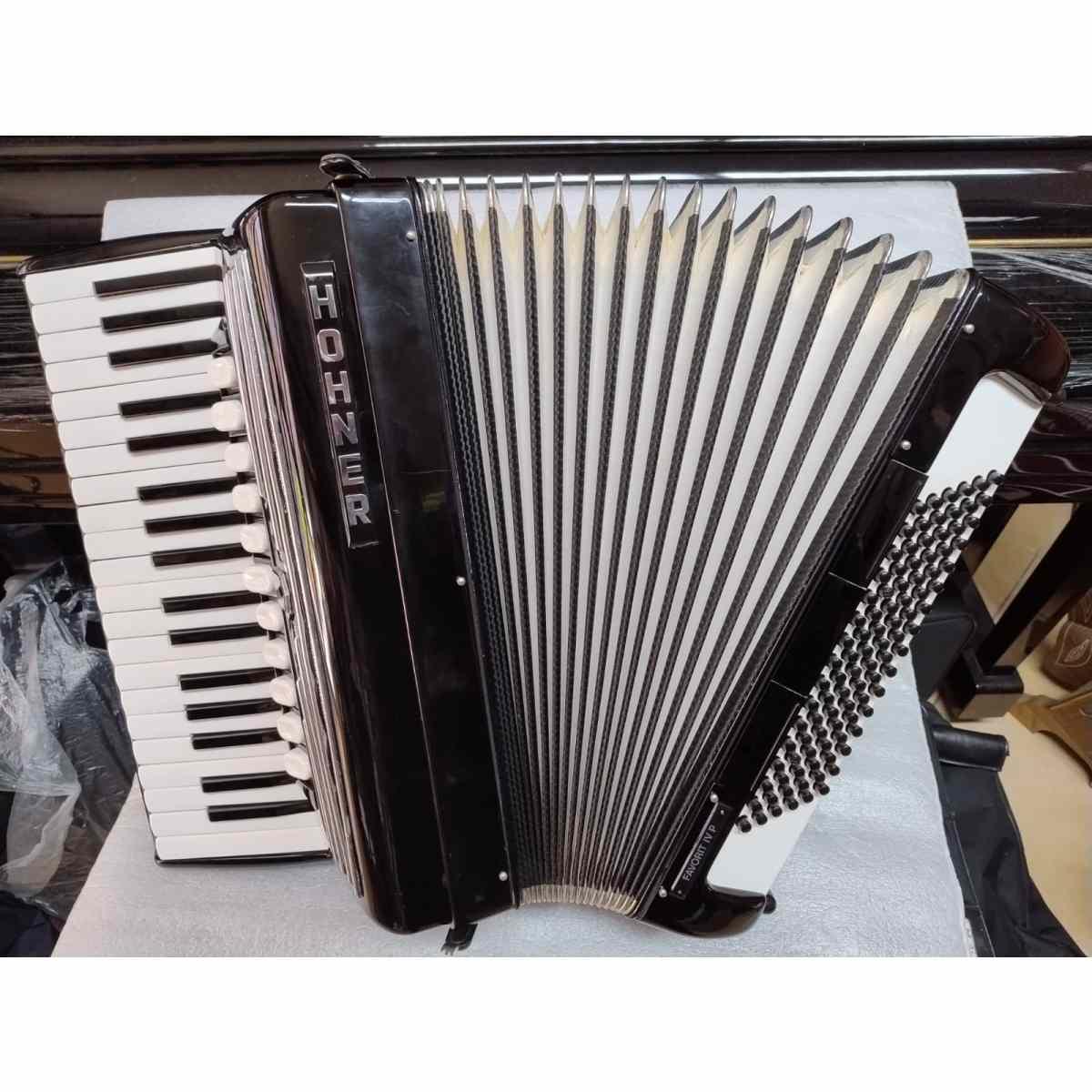 Hohner Favorite IVP Fisarmonica 96 Bassi, usata