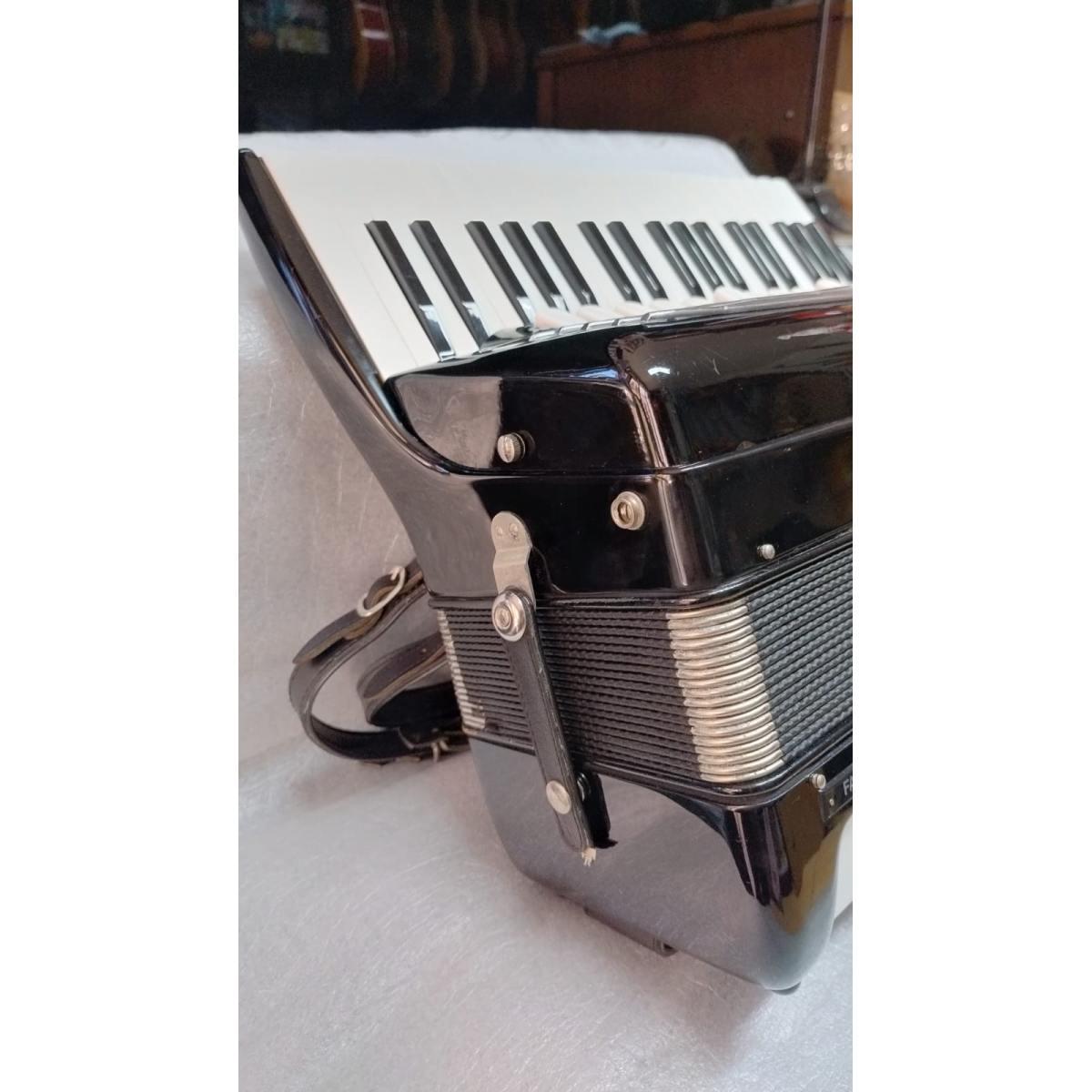 Hohner Favorite IVP Fisarmonica 96 Bassi, usata