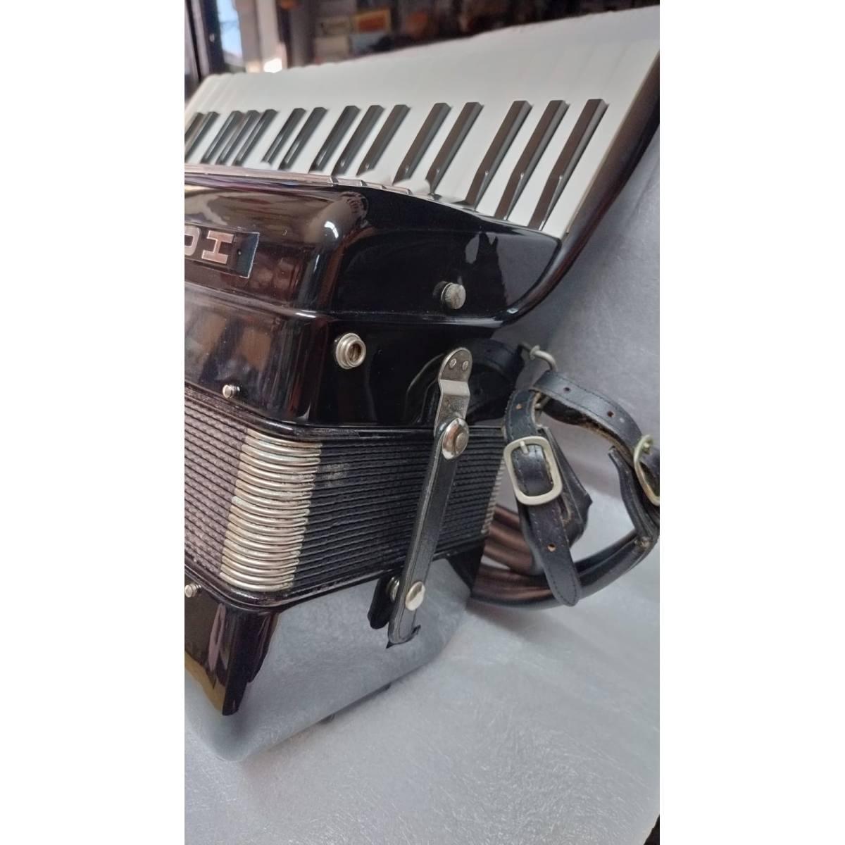 Hohner Favorite IVP Fisarmonica 96 Bassi, usata