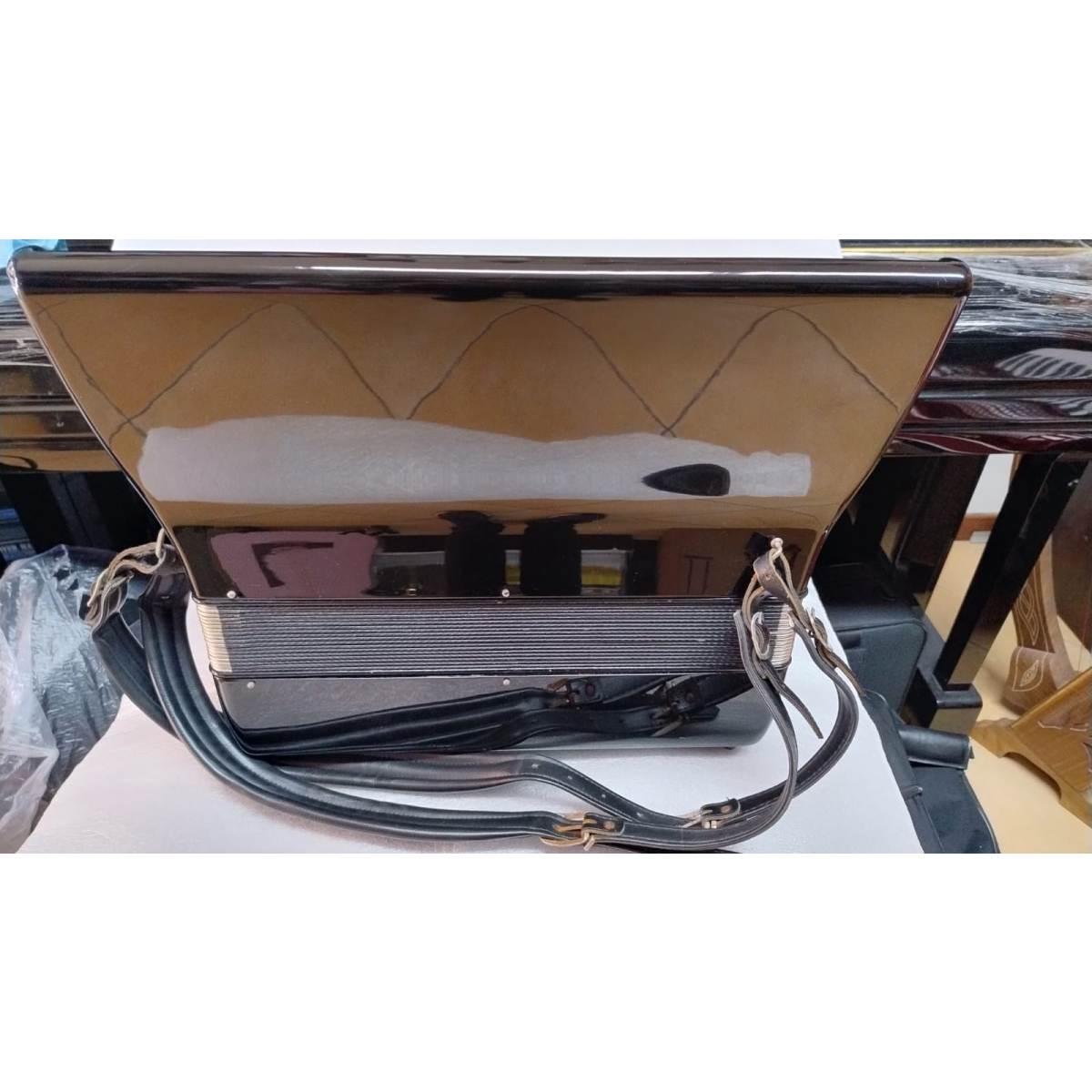 Hohner Favorite IVP Fisarmonica 96 Bassi, usata